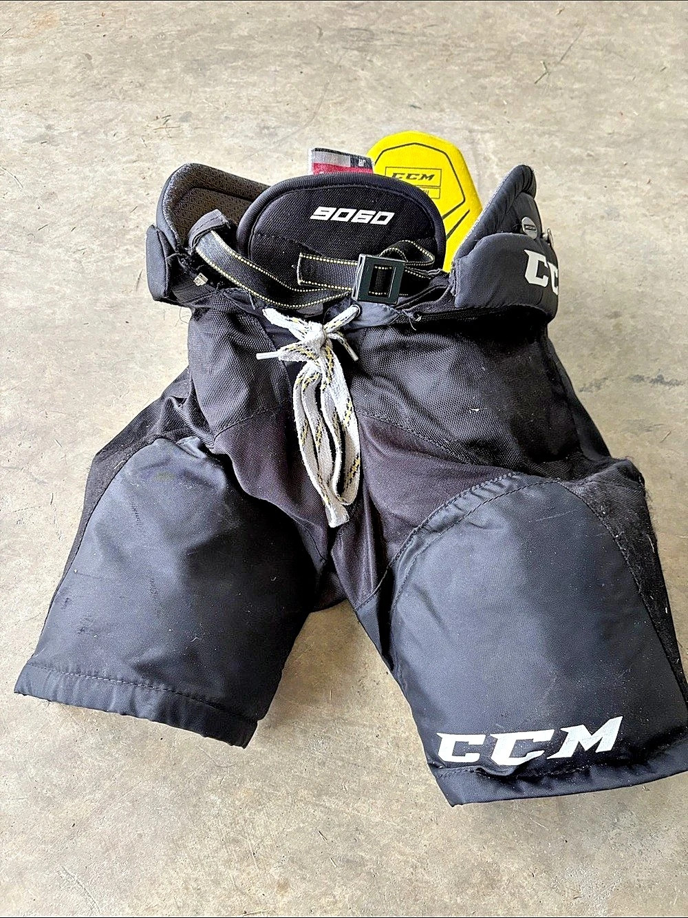 CCM Tacks 9060 Hockey Pants Junior Black & Yellow Hockey Pants